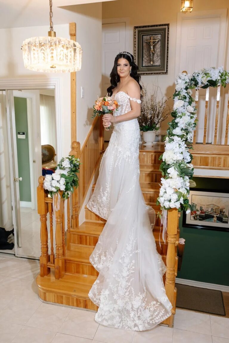 Mariée dans l'escalier avant la cérémonie, photo de Guillermo Miranda